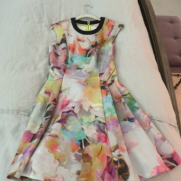 Ted Baker party/cocktail dress - Picture 2 of 3